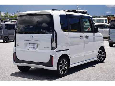 Honda N-BOX Custom