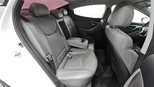 Hyundai Elantra (Avante)