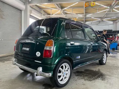 Daihatsu Mira Gino