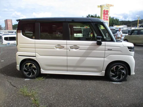 Suzuki Spacia Custom