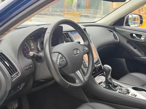 Infiniti Q50L