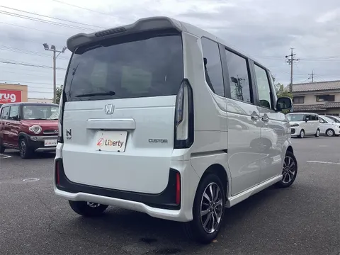 Honda N-BOX Custom