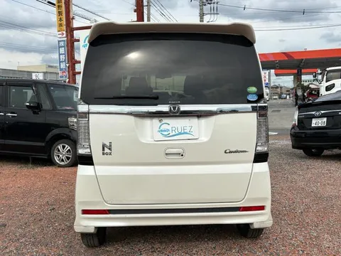 Honda N-BOX Custom