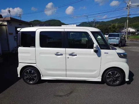 Suzuki Spacia Custom