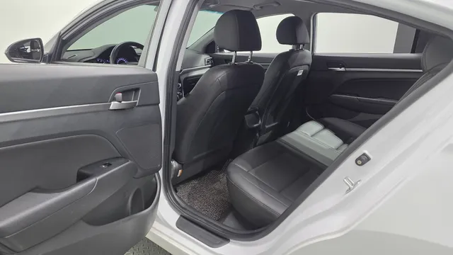 Hyundai Elantra (Avante)