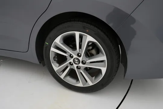Hyundai Elantra (Avante)