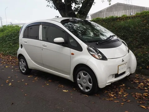 Mitsubishi I