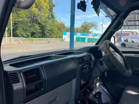 Mitsubishi Minicab Van
