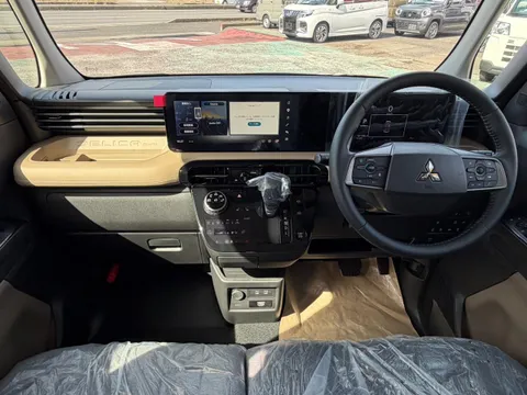 Mitsubishi Delica Mini