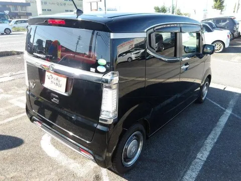 Honda N-BOX Slash