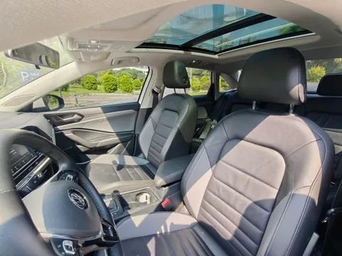 Volkswagen Sagitar