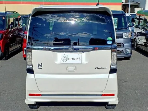 Honda N-BOX Custom