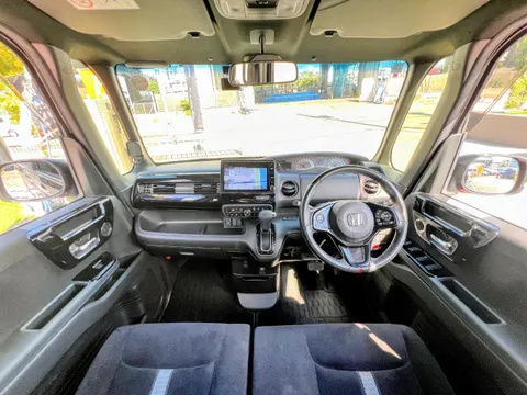 Honda N-BOX Custom
