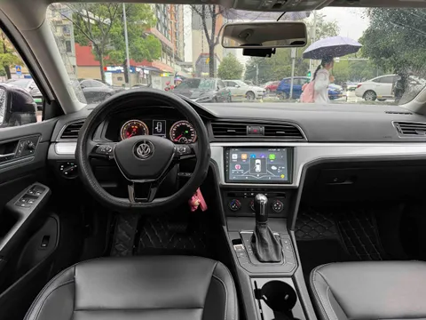 Volkswagen Lamando