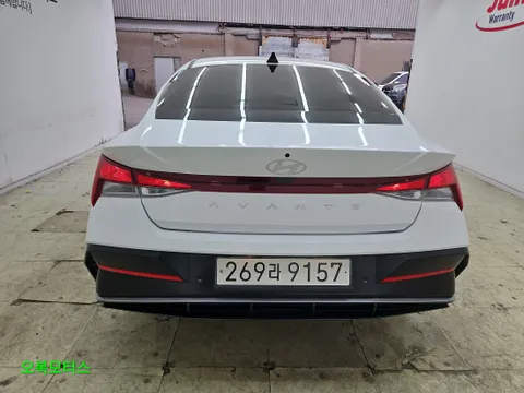 Hyundai Elantra (Avante)
