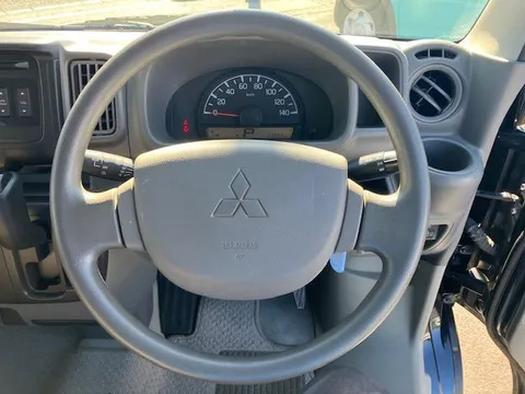 Mitsubishi Minicab Van