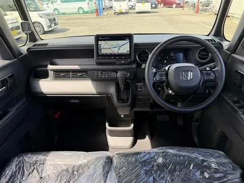 Honda N-BOX Custom