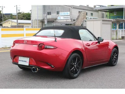 Mazda MX-5 (Roadster)