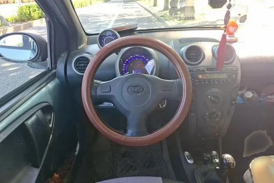BYD F0