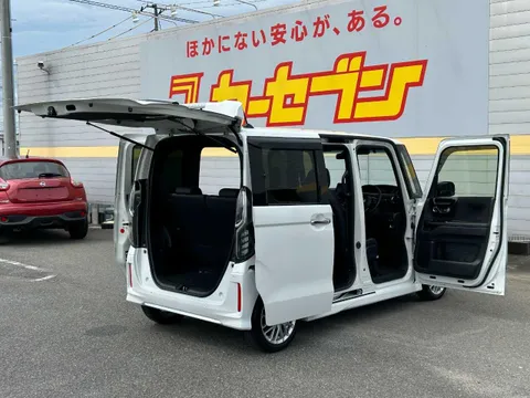 Honda N-BOX Custom