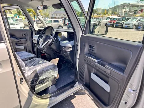 Suzuki Spacia Base