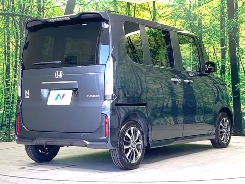 Honda N-BOX Custom
