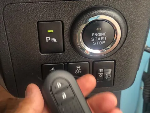 Daihatsu Mira Tocot
