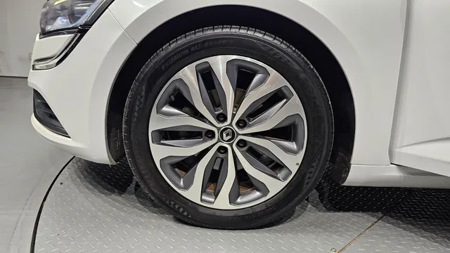 Renault Talisman (SM6)