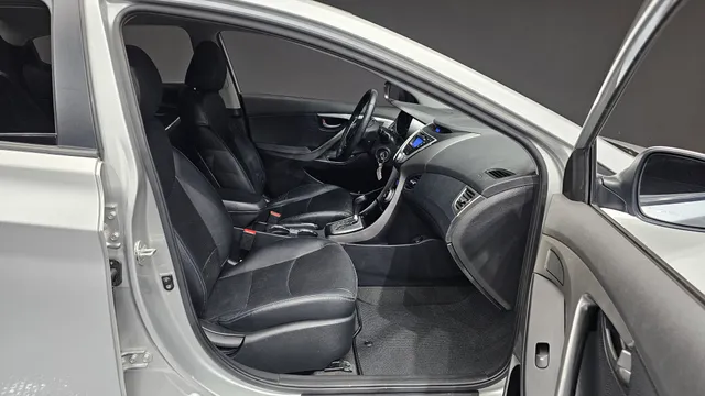 Hyundai Elantra (Avante)