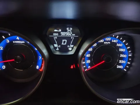 Hyundai Elantra (Avante)