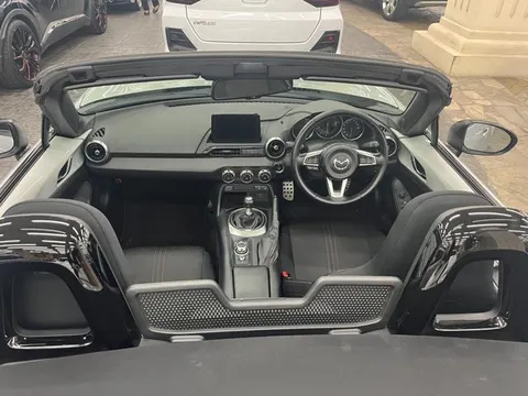Mazda MX-5 (Roadster)