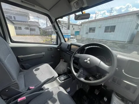 Mitsubishi Minicab Van
