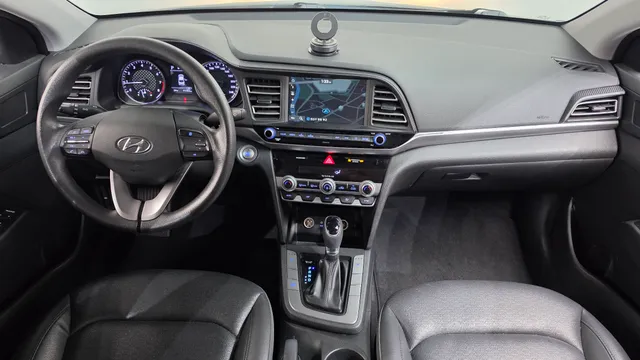 Hyundai Elantra (Avante)