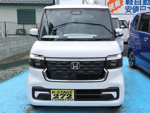 Honda N-BOX Custom