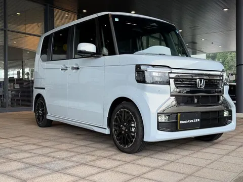 Honda N-BOX Custom