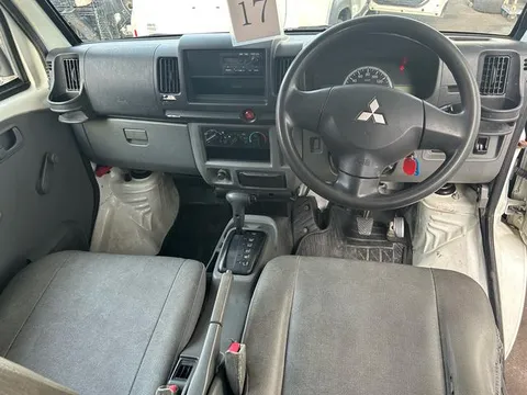 Mitsubishi Minicab Van