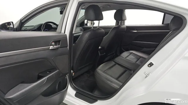 Hyundai Elantra (Avante)