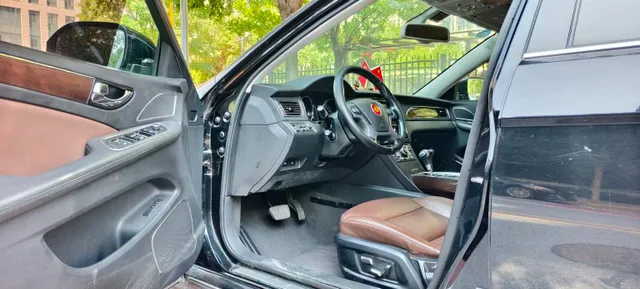 Hongqi H7