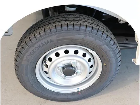 Nissan Clipper Van