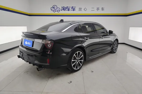 Lynk & Co 03