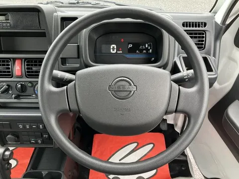 Nissan Clipper Truck