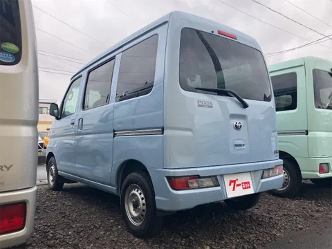 Toyota Pixis Van