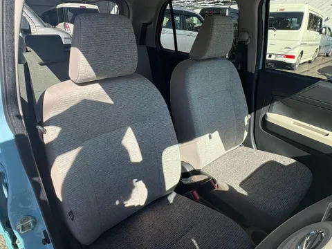 Daihatsu Mira Tocot