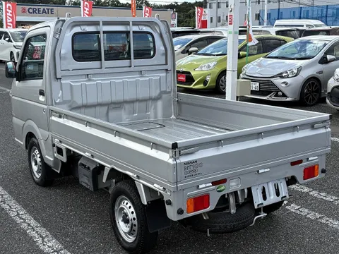Nissan Clipper Truck