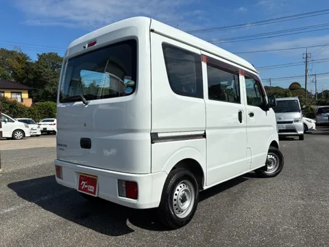 Mitsubishi Minicab Van