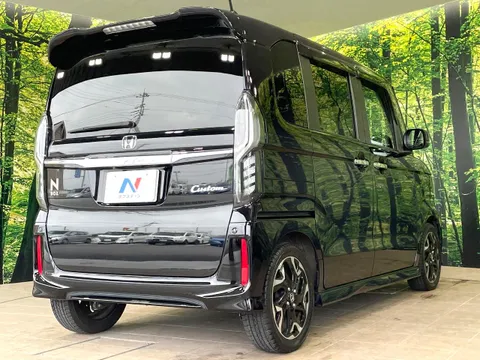 Honda N-BOX Custom