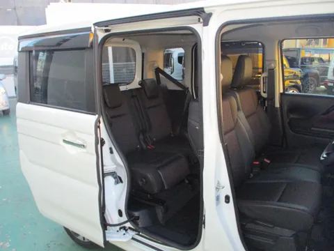 Suzuki Spacia Custom