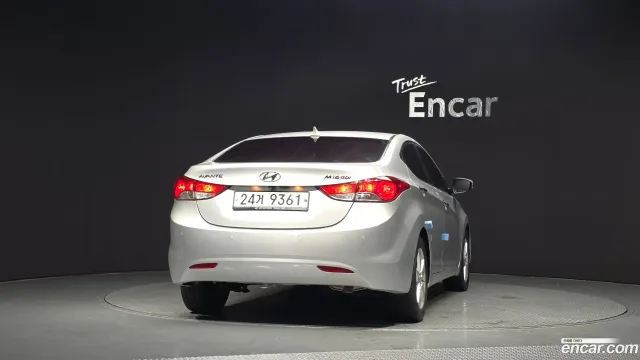 Hyundai Elantra (Avante)