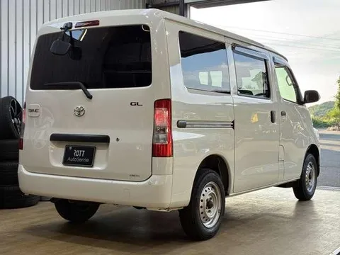 Toyota TownAce Van