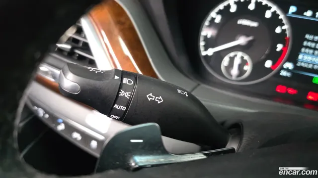 Genesis G90 (EQ900)